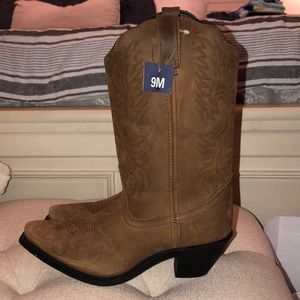 NWT Masterson boot co. Western cowgirl boots.. 9M